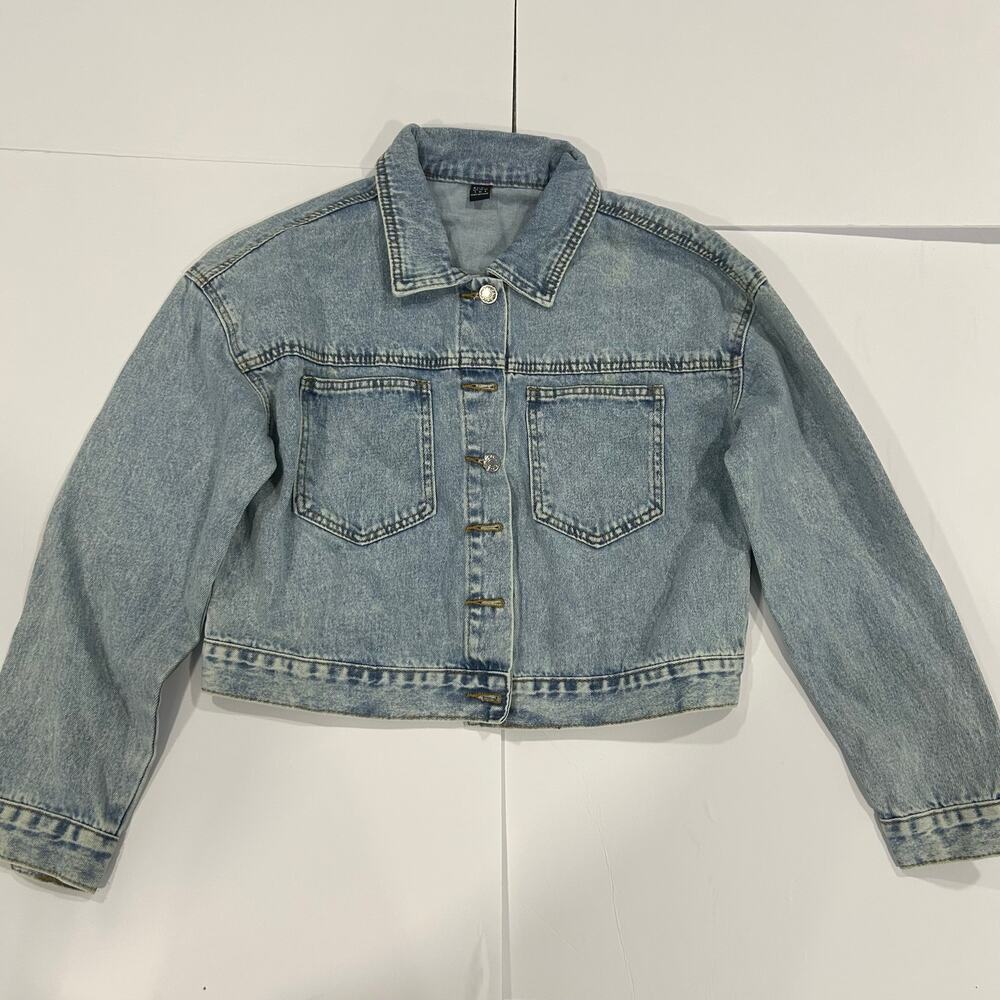 Light wash Jean jacket. Women’s Size Small